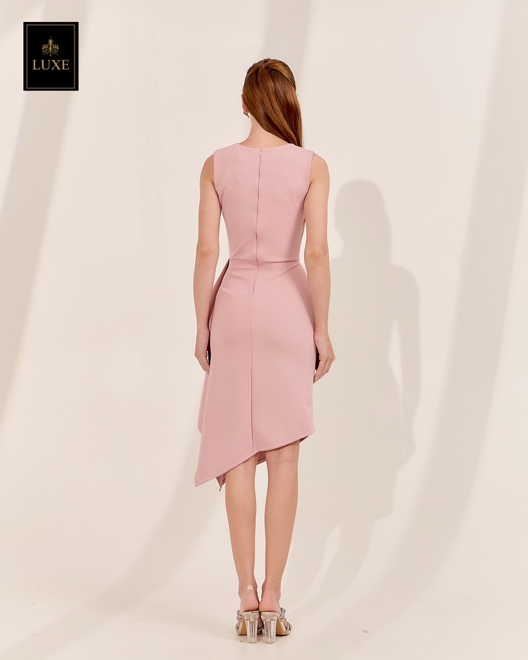 เดรสแฟชั่น เดรสเสื้อคอกลมแขนกุด กระโปรงทรงสอบ แต่งระบายข้าง ปลายเฉลียง