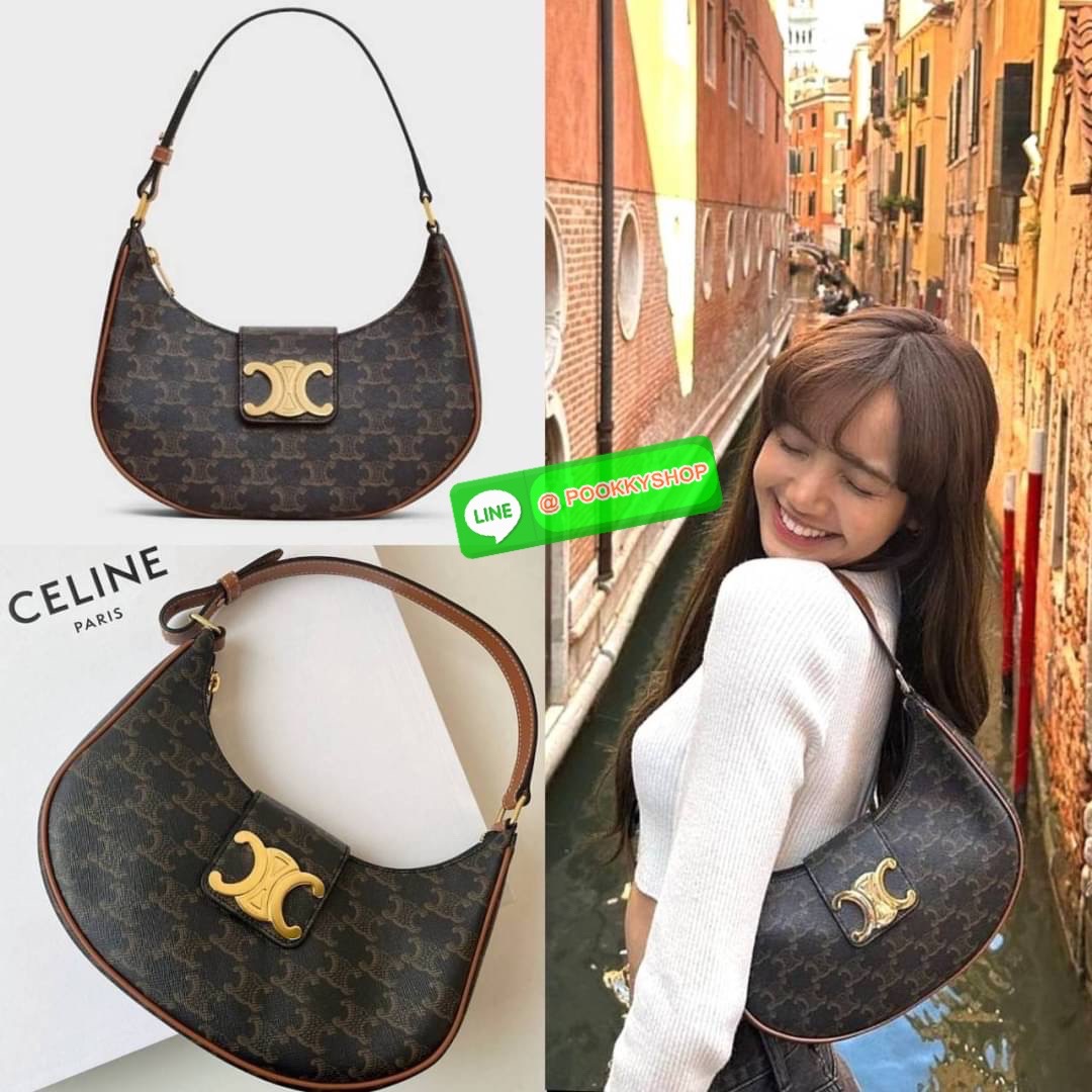 ✴️BEST SELLER!✴️CELINE SHOULDER BAG VIP GIFT WITH PURCHASE (GWP) พรีเมี่ยมกิ๊ฟ Limited Edition จาก CELINE HAUTEPARFUME DUTYFREE COUNTER วัสดุ TRIOMPHE CANVAS รุ่นใหม่ล่าสุดดีไซน์สวยหรู หนังสวยอยู่ทรง ภายในโล่งกว้างและจุสามารถใส่มือถือ กระเป๋