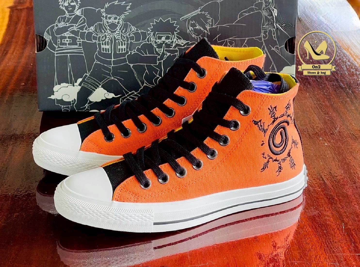 รองเท้าคอลแลบระหว่าง Converse กับแอนิเมะ Naruto Shippuden ซึ่งออกแบบมาโดยเฉพาะ โดยแต่ละรุ่นจะได้แรงบันดาลใจจากตัวละครต่าง ๆ เช่น Naruto, Sasuke, Gaara ฯลฯ ที่ถูกถ่ายทอดผ่านสีสันและลวดลายบนรองเท้าอย่างชัดเจน ถ้าคุณเป็นแฟนของ Naruto และอยากได้รองเท้าที่สวย