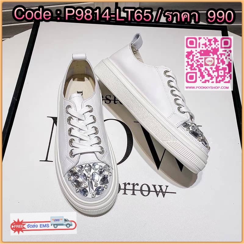 𝙉𝙀𝙒 𝙉𝙀𝙒 ‼️ ____________________$ รองเท้าผ้าใบสไตล์เกาหลีสีขาวความเก๋ของรุ่นนี้ตรงด้านหน้าติดเพชรระยิบระยับที่สุดเล่นไฟมาก รุ่นนี้ใส่แมทช์กับชุดไหนก็เริ่ดรองเท้านิ่มใส่สบายผ้าใบที่ไม่ธรรมดา สาวๆจะพลาดไม่ได้น๊