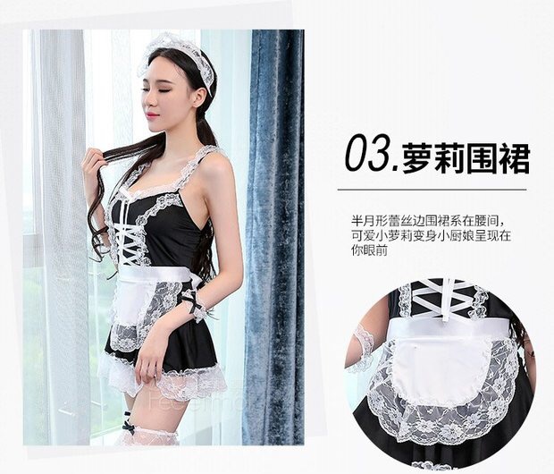 ชุดคอสเพลย์ ชุดแฟนซี สาวใช้เซ็กซี่ ชุดMaidสาวเซ็กซี่ สีดำ แต่งริบบิ้นกลางอก เล่นลูกไม้ชายกระโปรงและขอบเสื้อ ช่วงกระโปรง มีผ้ากันเปิ้อนติดกับตัวกระโปรง ในชุดมาพร้อมที่คาดผมแต่งระบายลูกไม้ และปลอกข้อมือ ลูกไม้ แต่งริบบิ้น2ข้าง