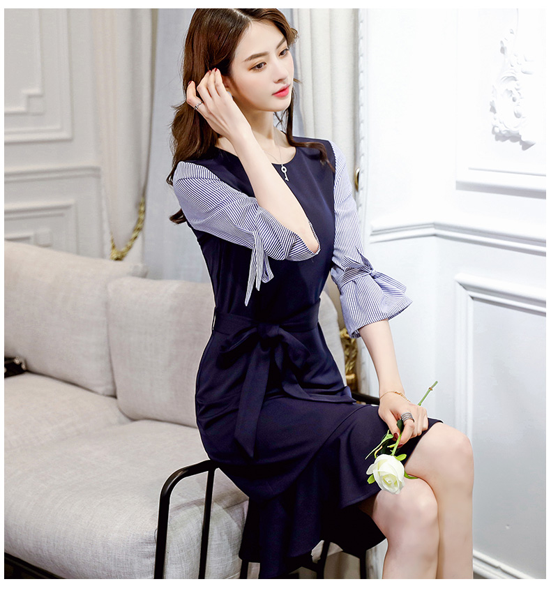 KTFN ชุดเดรสแฟชั่น สีกรมผ้าหนานิ่มตัดต่อชายระบาย แขนลายริ้วสายผูกโบว์ L479RX
