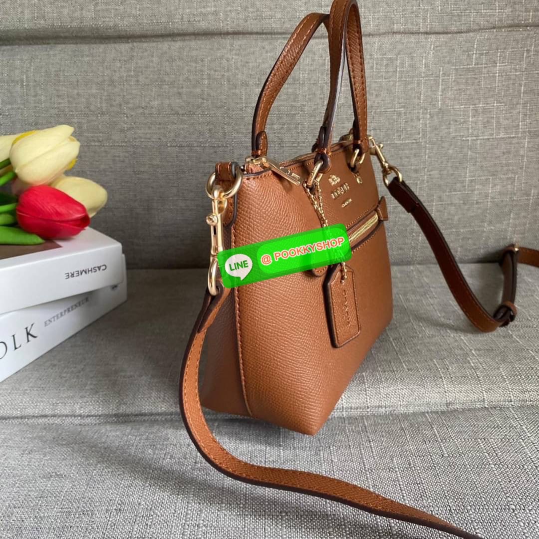 Coach Mini Gallery Crossbody With Stripe Heart Print (coach ca793) กระเป๋าสะพายข้าง เทรนรุ่นเล็กมาแรงวัสดุหนังแท้ทั้งใบ เปิดปิดด้วยซิป มีช่องใส่บัตรเครดิต 2 ช่อง ซับในผ้า สายสะพายถอดได้ สามารถสะพายข้างหรือสะพายไหล่ได้