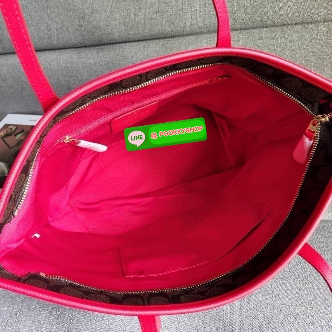 COACH CITY ZIP TOTE IN SIGNATURE COATED CANVAS (COACH F36876) กระเป๋าสะพายทรงช้อปปิ้ง ทรงสวย ทรงยอดนิยมใบใหญ่ยุของได้เยอะ หนังcanvas ลาย C Signature สายหนังแท้ สะพายขึ้นไหล่ได้สวย ใบใหญ่ ใช้งานง่าย มีซิปปิดด้านบน มีผ้าบุด้านใน มีช่องซิป