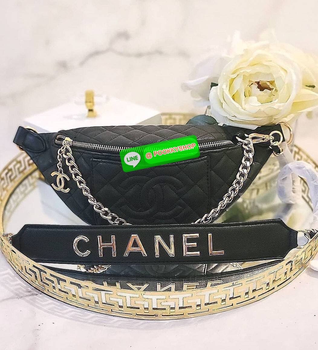 พร้อมส่งรุ่นยอดฮิต! Chanel Waist Bag With Chain VIP Gift With Purchase (GWP) รุ่น Limited พรีเมี่ยม Chanel Perfume Counter กระเป๋าสะพาย คาดเอว หรือคาดอกรุ่นใหม่ล่าสุดวัสดุหนังคาเวียร์ลายตารางเปิดปิดด้วยซิปห้องอะไหล่แบรนด์ สะดวกใช้ ภายในมีโลโก้ ใส่มือถือ i