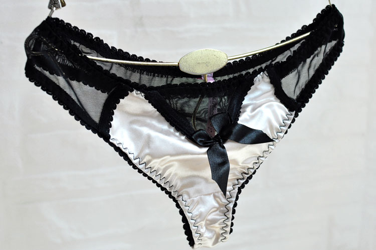 ชุดชั้นในเซ้กซี่ สีนูท แต่งลูกไม้ดำ + กางเกงในบิกินี่ เข้าชุด งานพรีเมี่ยม ส่งออก Size C80/C85