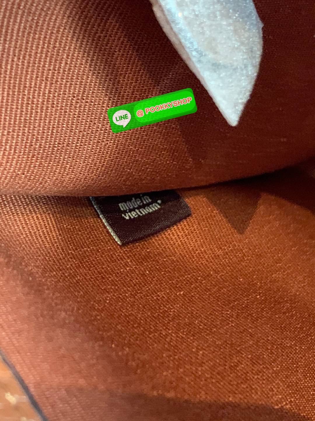 Coach Dempsey Tote 21 In Signature Jacquard With Stripe And Coach Patch ((C5637)) ✈️พร้อมส่งความสวย! คุณภาพจัดเต็มเลยค่ะ กระเป๋าทรงTote ไซด์กลางๆ วัสดุ Jackquard+หนังแท้ ได้ลงตัวสวยงาม 🔺สีคอลเลคชั่นใหม่ล่าสุด!