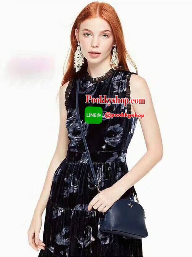 Kate Spade new york Cameron Street Crossbody With Zip Bag พร้อมส่งค่ะ!!! มีพร้อมส่งถึง 9 สีจ้า กระเป๋าสะพายข้างหรือแบบครอสบอดี้ร์ ลายหนังซาฟเฟียโน่ ทรงน่ารัก ใบจริงน่าใช้มากๆค่ะ ด้านหน้าติดโลโก้แบรนด์ มีช่องแม่เหล้กให้ใส่ของหนึ่งช่อง เปิดปิดช่องหลักแบบซิป