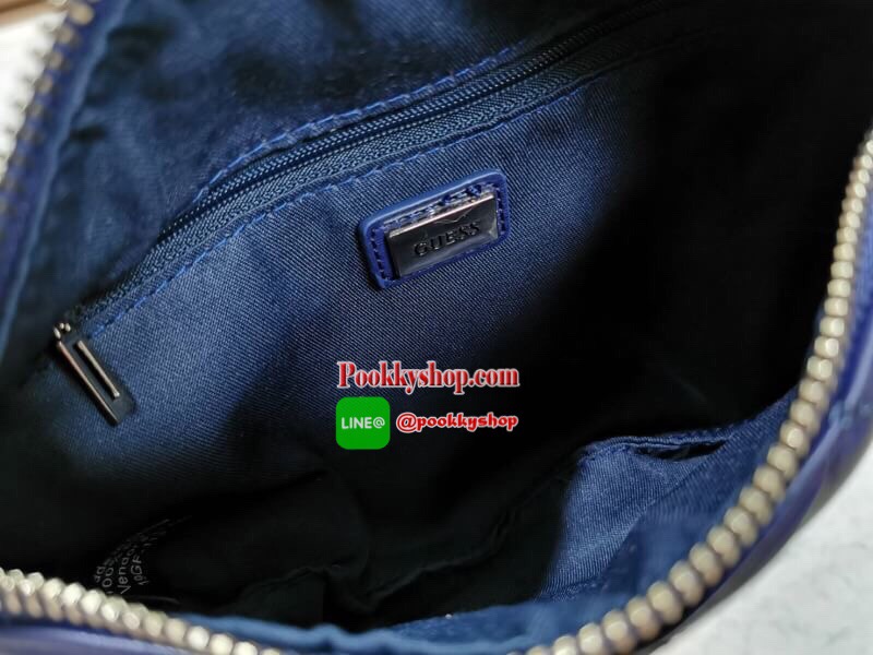 NEW ARRIVAL! Guess Kyli Fanny Pack Belt Bag 2019 กระเป๋าสะพาย/คาดเอว/คาดอกรุ่นใหม่ล่าสุดจาก GUESS FACTORY วัสดุหนังเเกะสังเคราะห์แบบนิ่มลายตารางเปิดปิดด้วยซิป ด้านหน้าประดับโซ่ห้อยโลโก้ดูมีดีเทล ด้านหลังมีช่องซิป ภายในมีโลโก้และช่องซิป สะพายได้หลายแบบไม่จ