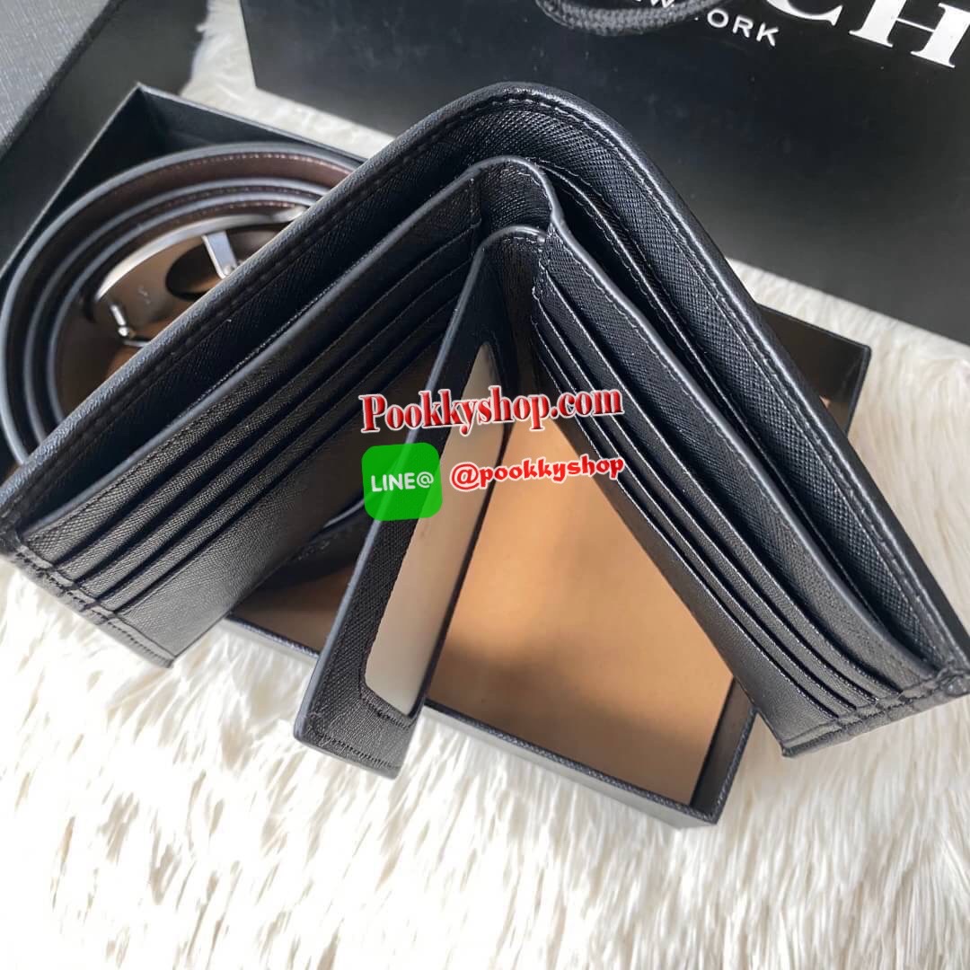 COACH Short Wallet with Belt Set Signature เซทสุดคุ้มค่ะได้ทั้งเข็มขัดและกระเป๋าสตางค์แบบพับ 2 ตอนมีช่องใส่รูปใส่บัตรใส่ธนบัตรแยกเป็นสัดส่วนเหมือนกระเป๋าสตางค์ใบยาวคุณภาพดีตามแบบฉบับของแบรนด์ มาในกล่องแบรนด์สามารถมอบเป็นของขวัญได้ ไอเท็ม Must Have ใครไม่ท