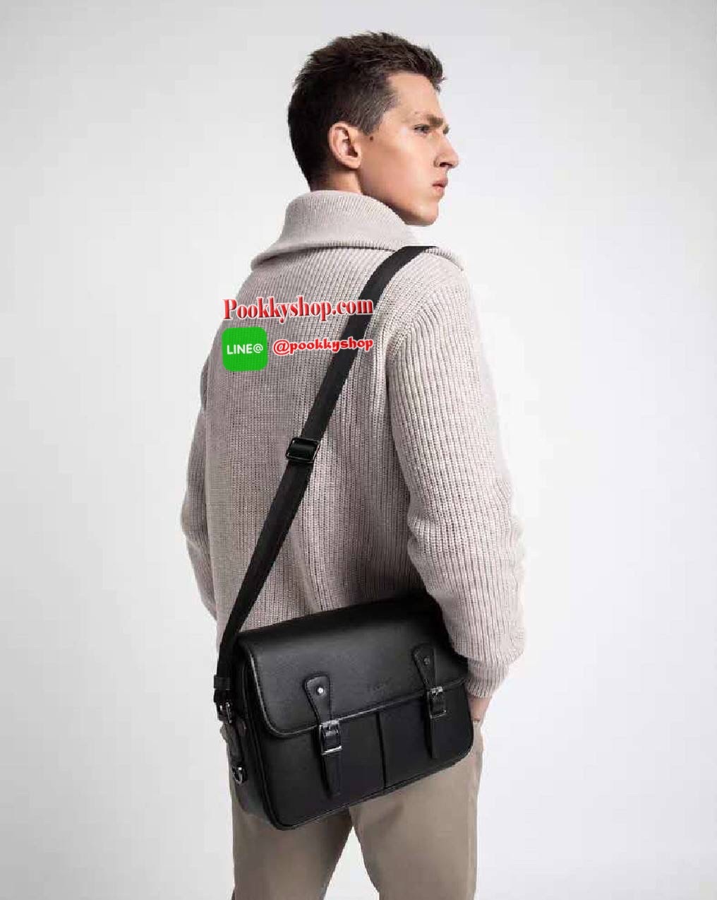 NEW ARRIVAL! PEDRO SAFFIANO MESSENGER BAG รุ่นใหม่ชนช็อปจาก Pedro แบรนด์ดังการันตรีคุณภาพด้วยเครือ Charles&Keith วัสดุหนัง Saffiano สวยหรูอยู่ทรงแข็งแรงไม่ย้วยเปิดปิดด้วยฝาปิดกระดุมแม่เหล็กพร้อมซิปด้านในสะดวกใช้ ด้านหน้าและด้านหลังยังมีช่องใส่ของ ขนาดกำลั