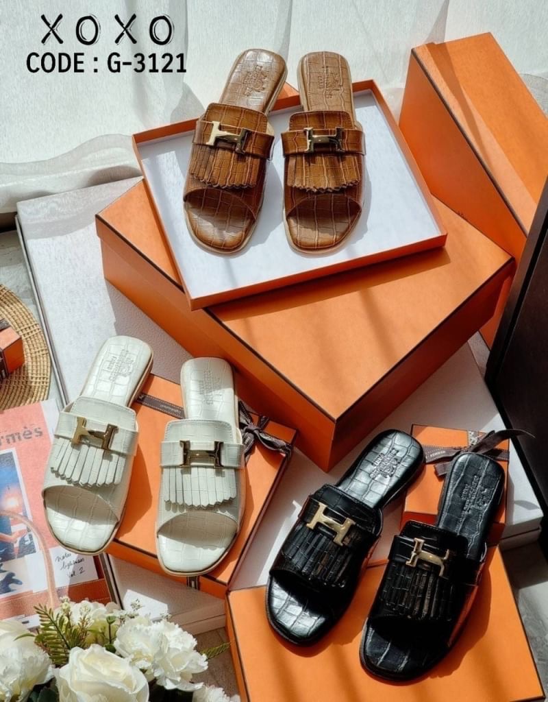 สินค้าพร้อมส่ง พื้นตีแบรนด์ : Hermes (กล่องน้ำตาลเรียบ, ไม่มี อปก.) แตะสวม งานแบรนด์ สวย หรู ดูแพงเกินราคา วัสดุหนัง PU พิมพ์ลายจรเข้ คล้ายหนังแท้ แต่งอะไหล่สีทอง แมทส์ชุดง่าย น้ำหนักเบา