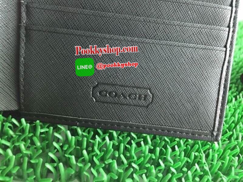 Brand : COACH Compact ID Wallet Detail : กระเป๋าสตางค์Coach ใบสั้น มาพร้อมกระเป๋าใส่บัตรใบเล็ก 1 ใบ มีช่องใส่บัตรหลายช่องสามารถใส่บัตรได้จำนวนมาก และมีช่องใส่ธนบัตรถึง 2 ช่อง สามารถมอบเป็นของขวัญหรือใช้เองก็ได้ พลาดไม่ได้แล้วนะคะ