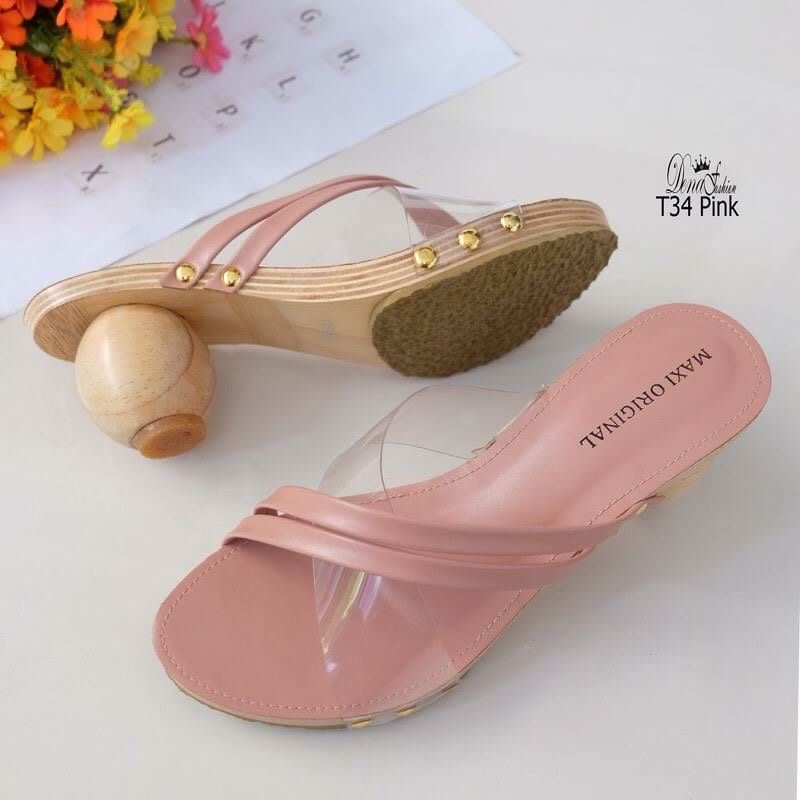 T34 เกี๊ยะส้นตุ่ม สวยขนาดนี้ ไม่สนยังไงไหว งานสวยทำยาก ในราคาเบา สวยเกินราคาจริงๆจ้า ดีเทลทรงสวมหน้าไขว้ ทนทานด้วยงานตอกหมุด หรูหราดูแพง ที่คุณห้ามพลาด