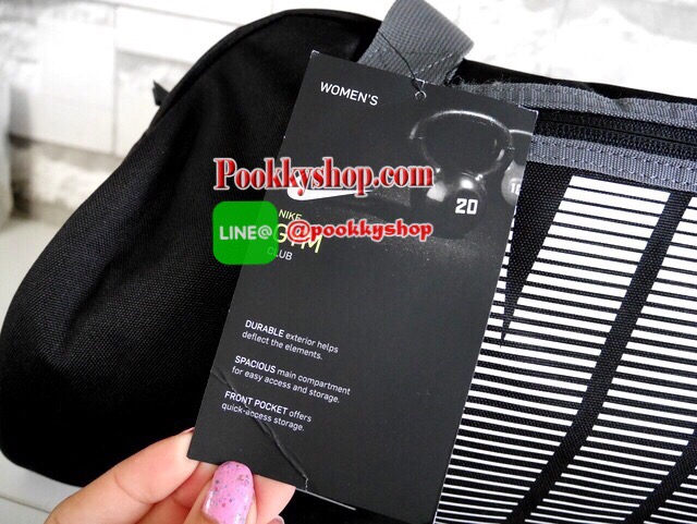 กระเป๋าสะพาย ไปฟินเนต ออกกำลังกาย ยี่ห้อ NIKE พกพาความสะดวกสบายไปกับไอเท็มเด็ดสุด Hot จากแบรนด์ดัง Nike! ไม่ตกเทรนด์ Sport Fashion เพื่อนคู่กายดีไซน์สมาร์ทเท่ห์ ที่ลงตัวด้วยรูปลักษณ์ ขนาดกะทัดรัด น่าใช้ เหมาะสำหรับใช้พกพา หรือบรรจุสิ่งของได้อย่างจุใจ ให้ค