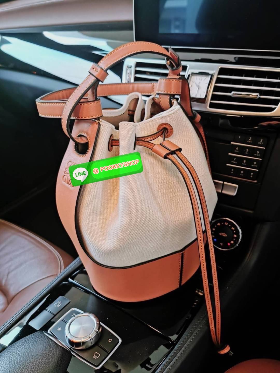 ✴️พร้อมส่งความสวย!✴️ NEW IN! LOEWE CROSSBODY BUCKET BAG GIFT WITH PURCHASE (GWP) กระเป๋าถือหรือสะพายพรีเมี่ยมกิ๊ฟ Limited Edition จาก LOEWE PERFUME DUTYFREE COUNTER วัสดุ Canvas & Leather calfskin ขนาดกำลังดี น้ำหนักเบา ภายในโล่งกว้างและจุ ส