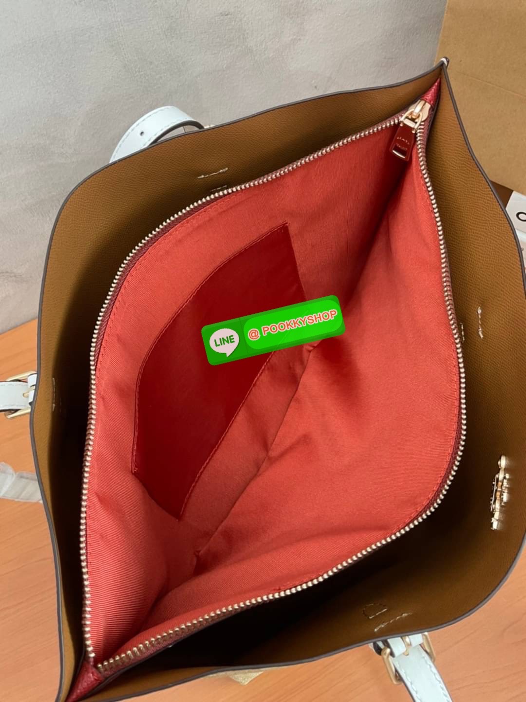 🚚 พร้อมส่ง 🚚 Restock!! รุ่นขายดีที่สุด มากี่รอบก็ขายดีหมดไวทุกรอบ💕 COACH F1665 MOLLIE TOTE IN SIGNATURE CANVAS กระเป๋าสะพายไหล่ Coach ทรง Shopping รุ่นใหม่ คุณภาพดี หนัง pvc หนังนิ่ม ทรงสวย คลาสสิก รุ่นฮิตตลอดกาล ไม่ตกเทรน ภายในแยก