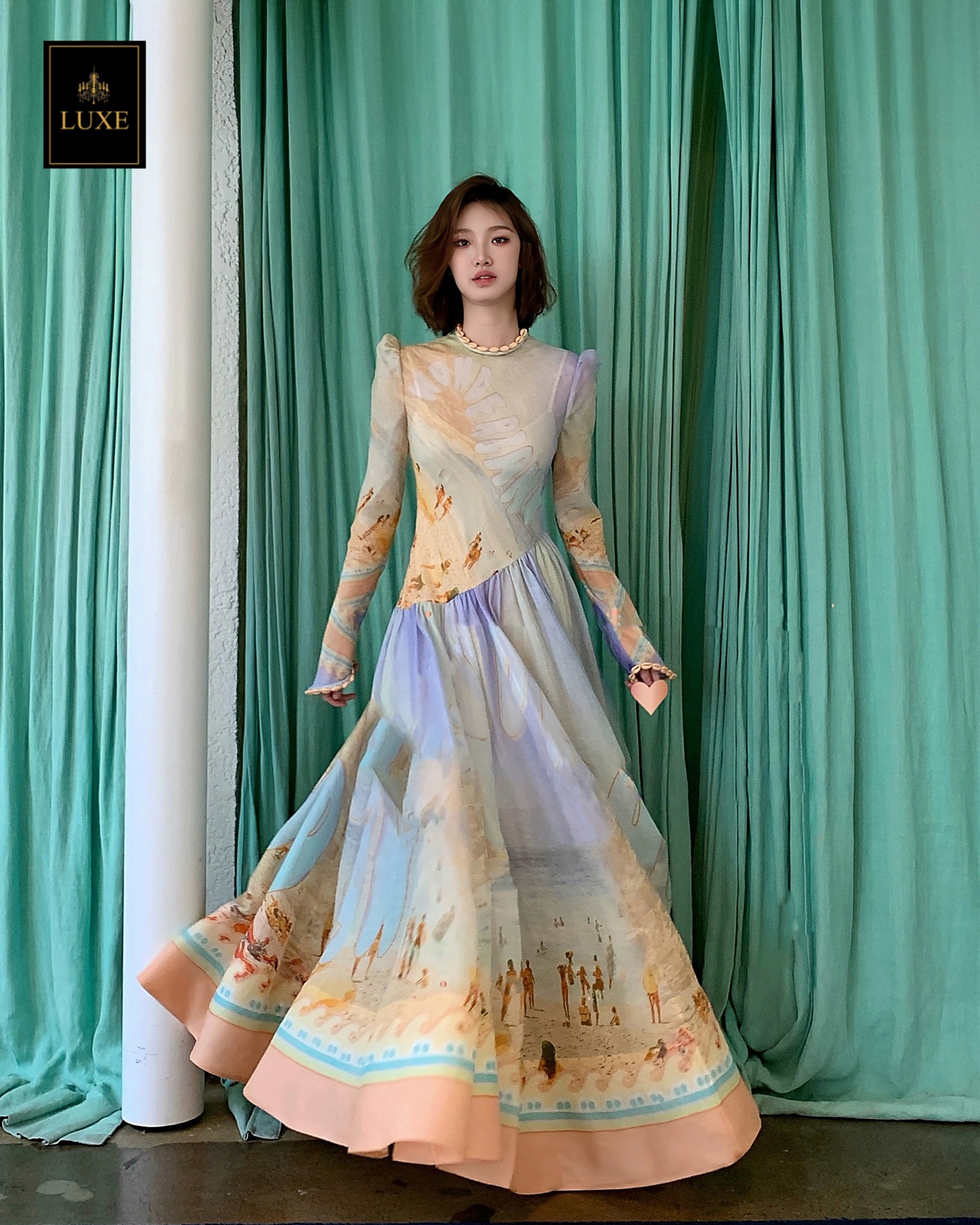 เดรสแฟชั่น เดรสเสื้อคอกลมแขนยาว ดีเทลปักด้วยเปลือกหอยที่คอเสื้อและปลายแขน