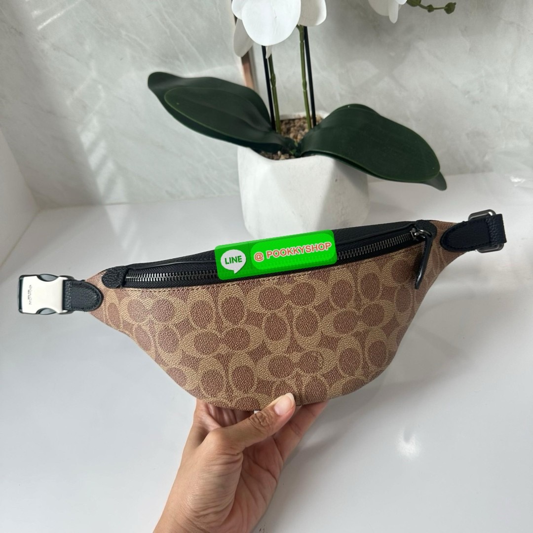 COACH Charter Fanny pack synthetic (C7700) 🔖กระเป๋าคาดอกรุ่นใหม่ไซส์มินิ ขนาดกำลังดี ทรงหล่อ 🔖วัสดุ: แคนวาสตัดสลับหนังแท้ 🔖สายปรับระดับได้ 🔖มี2 ช่องซิป ด้านหน้าและด้านหลัง 🔖ภายในช่องหลักมีช่องใส่ของจุกจิก1ช่อง