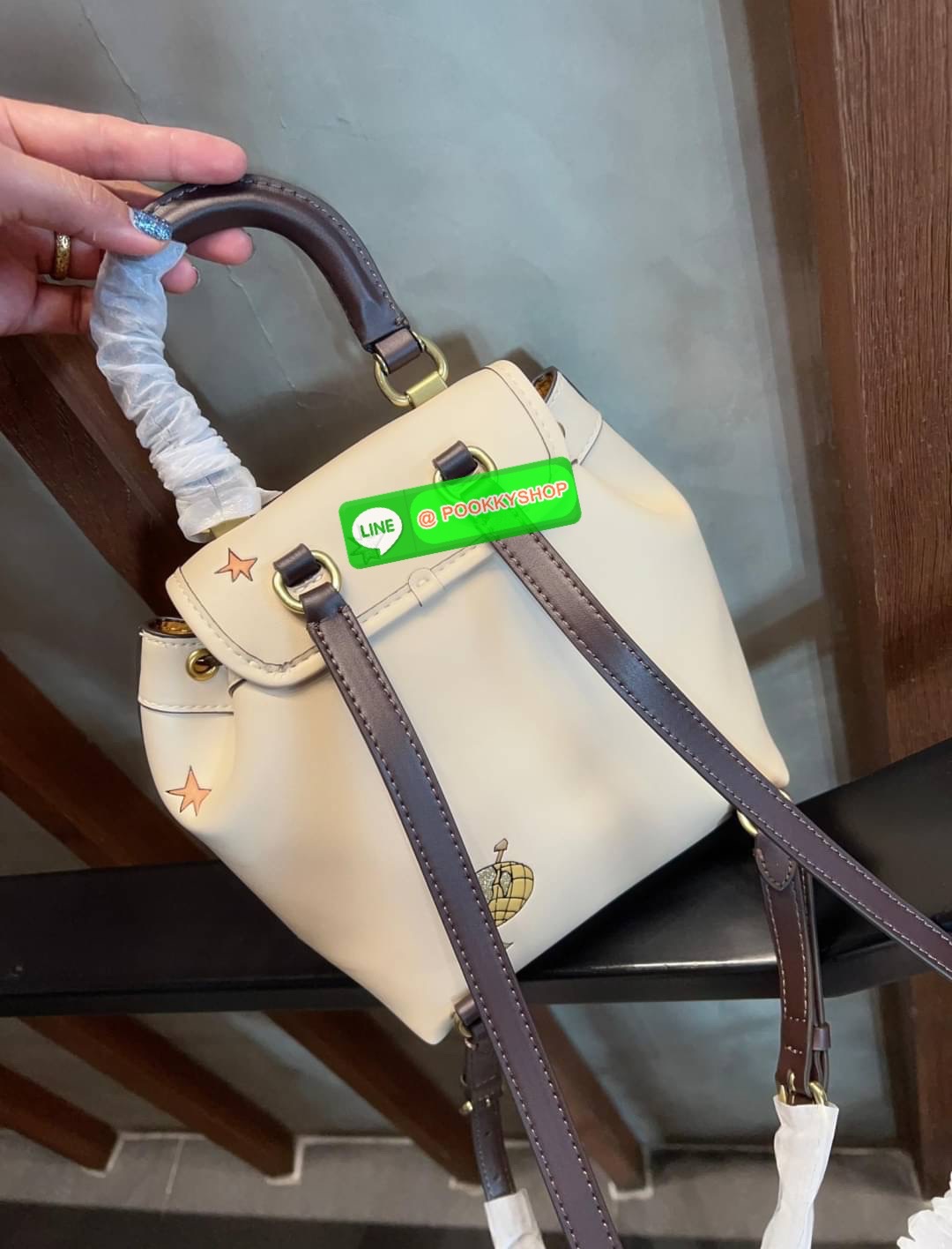 🌟NEW ARRIVAL LIMITED EDITION COACH X OBSERVED BY US RIYA BACKPACK IN COLORBLOCK((CK400)) 🛒พร้อมส่งที่ไทยก่อนใคร อาจจะไม่มีในช๊อปไทย มีแค่ ตปท.เท่านั้นค่าา! #ได้มาจำนวนจำกัด 📎กระเป๋าวสะพายหลังแบบมีหูหิ้ว หนังแท้อย่างดี หนังนิ่มละมุน