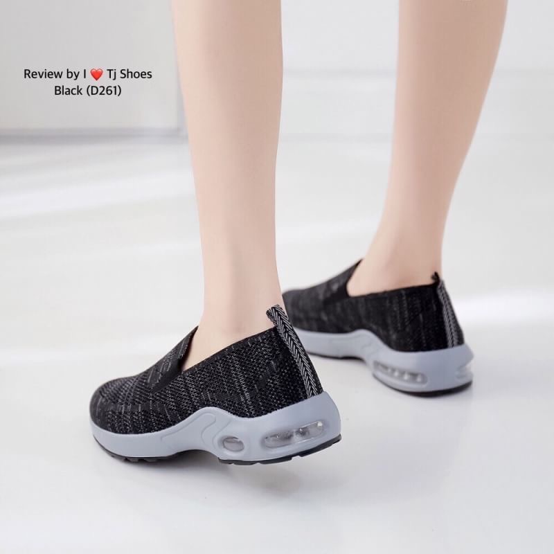 พร้อมส่ง เกร๋ขนาดนี้อดใจไหวหรา รองเท้าผ้าใบเพื่อสุขภาพนำเข้า ที่สวยเกร๋สุดๆ STYLE SKECER วัสดุดีทั้งหมด พื้นยางอย่างดี รองเท้ารุ่นนี้น้ำหนักเบ๊าเบาใส่นิ้มนิ่ม Support เท้าได้ดีมาก ทำให้เดินนุ่มสบายเท้า ใครที่กำลังรองเท้าดีๆ รุ่นนี้เหมาะมาก ของจริงงานดีคุณ