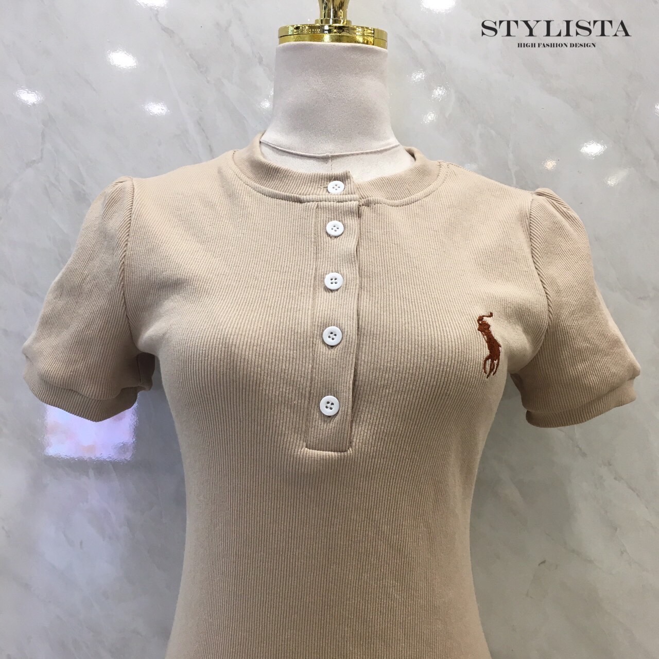 เดรสแฟชั่น เดรสคอปกแต่งกระดุม ลุคสวยสุภาพ แต่ยังแอบมีความคิวท์!