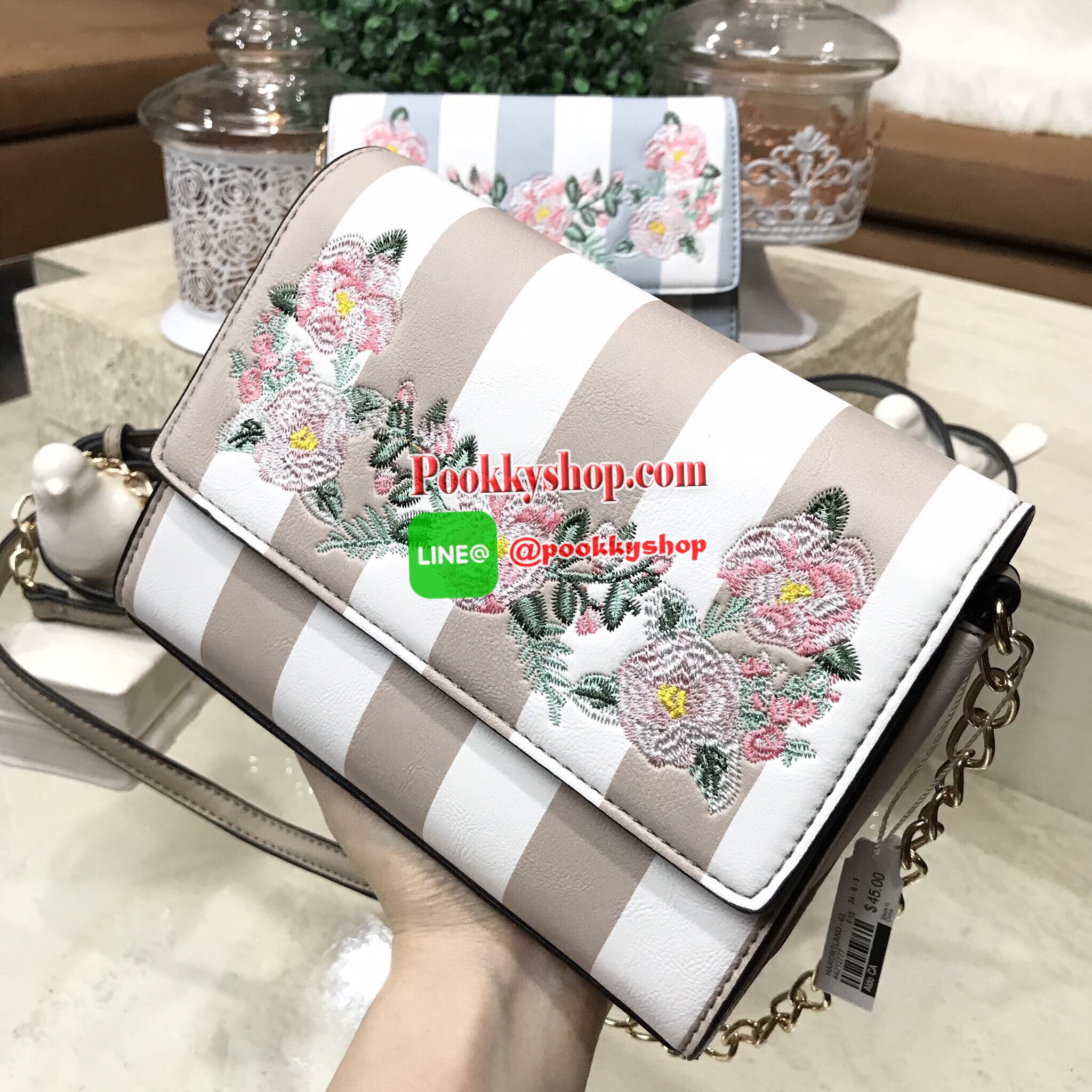 Don't Miss! NEW ARRIVAL! ALDO flower Crossbody Bag กระเป๋าถือ/สะพายรุ่นใหม่ล่าสุด ALDO แบรนด์ดังจากแคนนาดาดีไซน์สุดชิคปักลายดอกไม้สไตล์วินเทจหนังลายทางสพาสเทลอยู่ทรงกันน้ำ เปิดปิดด้วยกระดุมแม่เหล็ก ภายในมีโลโก้ ช่องซิป ช่องใส่มือถือ ใส่iphone7+ได้ น้
