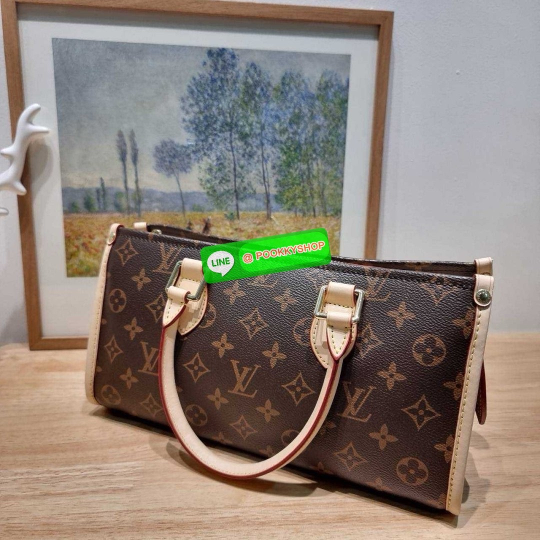 LV popincourt handle bag 🔆 Details ไอเท็มสุดคลาสสิคหายาก กระเป๋าถือดีไซน์หรู ด้วยความเป็นโมโนแกรมเอกลักษณ์ สวยดูแพง ขนาดกำลังสวย ทำให้ถือไปไหนมาไหนได้คล่องตัว
