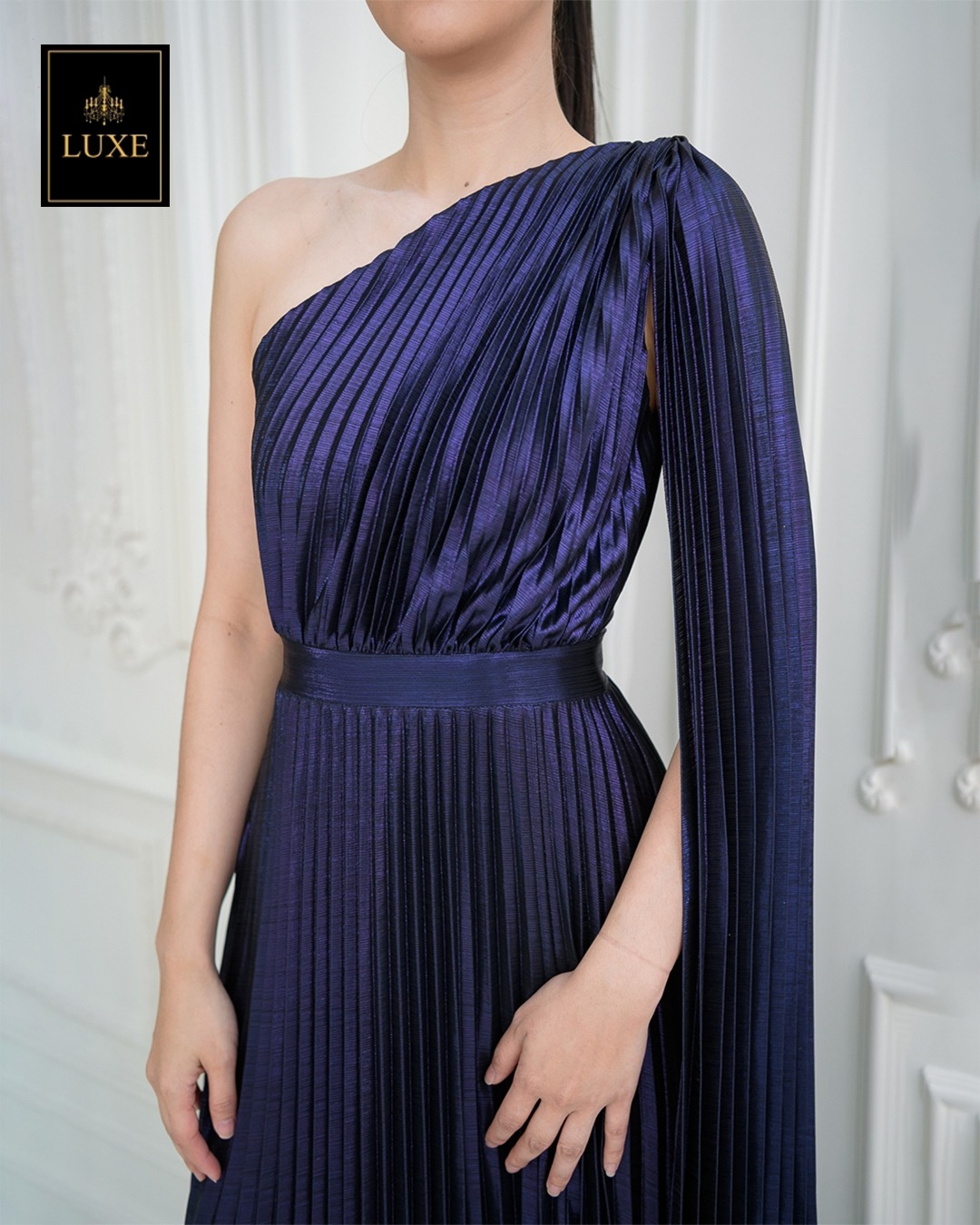 เดรสแฟชั่น แม็กซี่เดรสเสื้อไหล่เดียว ดีเทลผ่าแขนเสื้อด้านใน