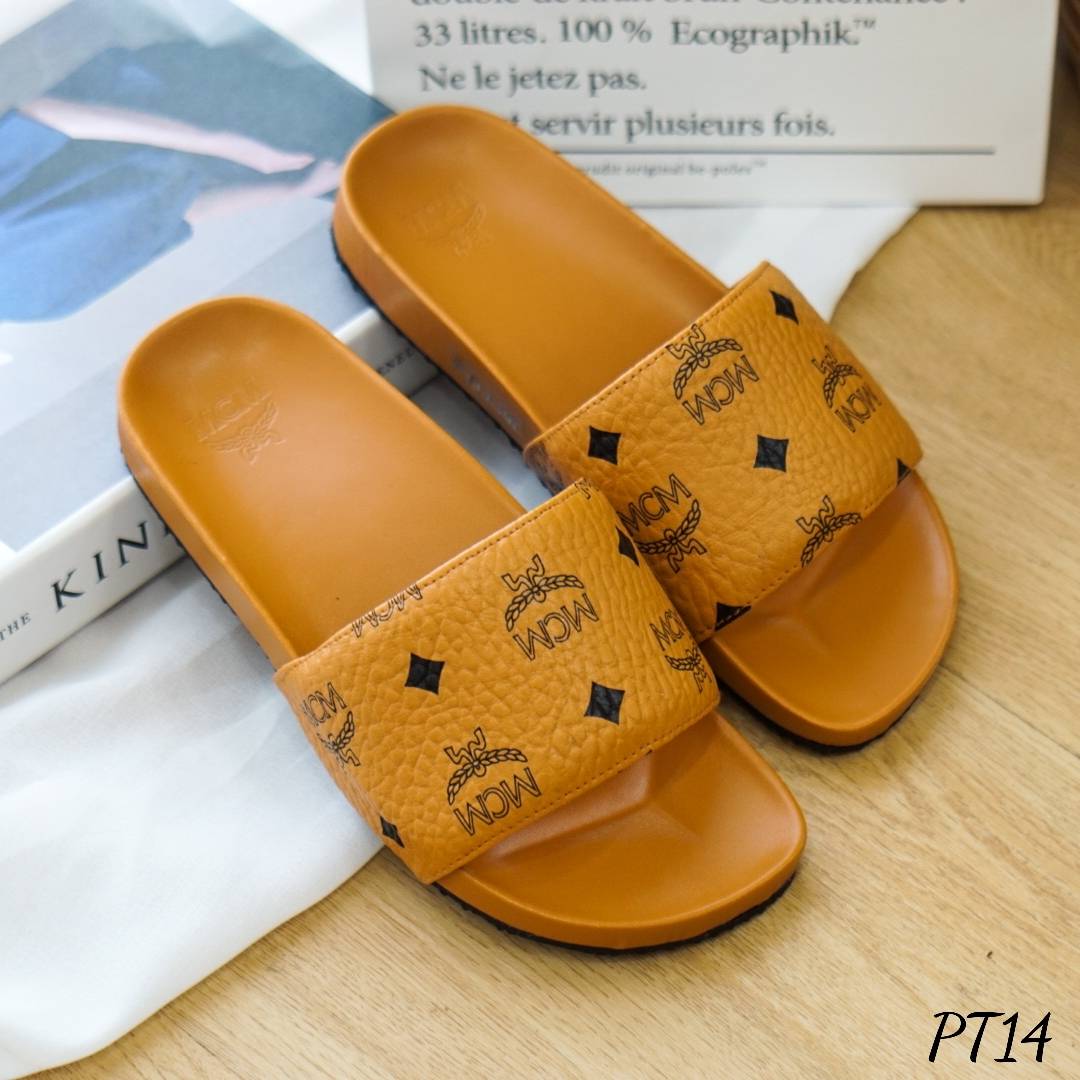 พร้อมส่ง งาน m cm สวยมาก พื้นรองเท้าเพื่อสุขภาพ รองรับน้ำหนักได้ดี ตัวสวมทำจากหนังPuแท้ นิ่ม สกรีน ลายชัดๆ ด้านในเสริมนวมนิ่ม ซับกำมะหยี่อีกชั้น พื้นมีกันลื่นในตัว ราคาเบาๆ คุณภาพ คุ้มมากๆ ใส่สวยมาก สาวหน้าเท้ากว้าง ใส่ได้ค๊า