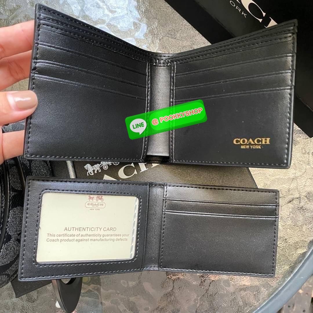 COACH Short Wallet with Belt Set Signature เซทสุดคุ้มค่ะได้ทั้งเข็มขัดและกระเป๋าสตางค์แบบพับ 2 ตอนมีช่องใส่รูปใส่บัตรใส่ธนบัตรแยกเป็นสัดส่วนเหมือนกระเป๋าสตางค์ใบยาวคุณภาพดีตามแบบฉบับของแบรนด์ มาในกล่องแบรนด์สามารถมอบเป็นของขวัญได้ ไอเท็ม Must Have ใครไม่ท