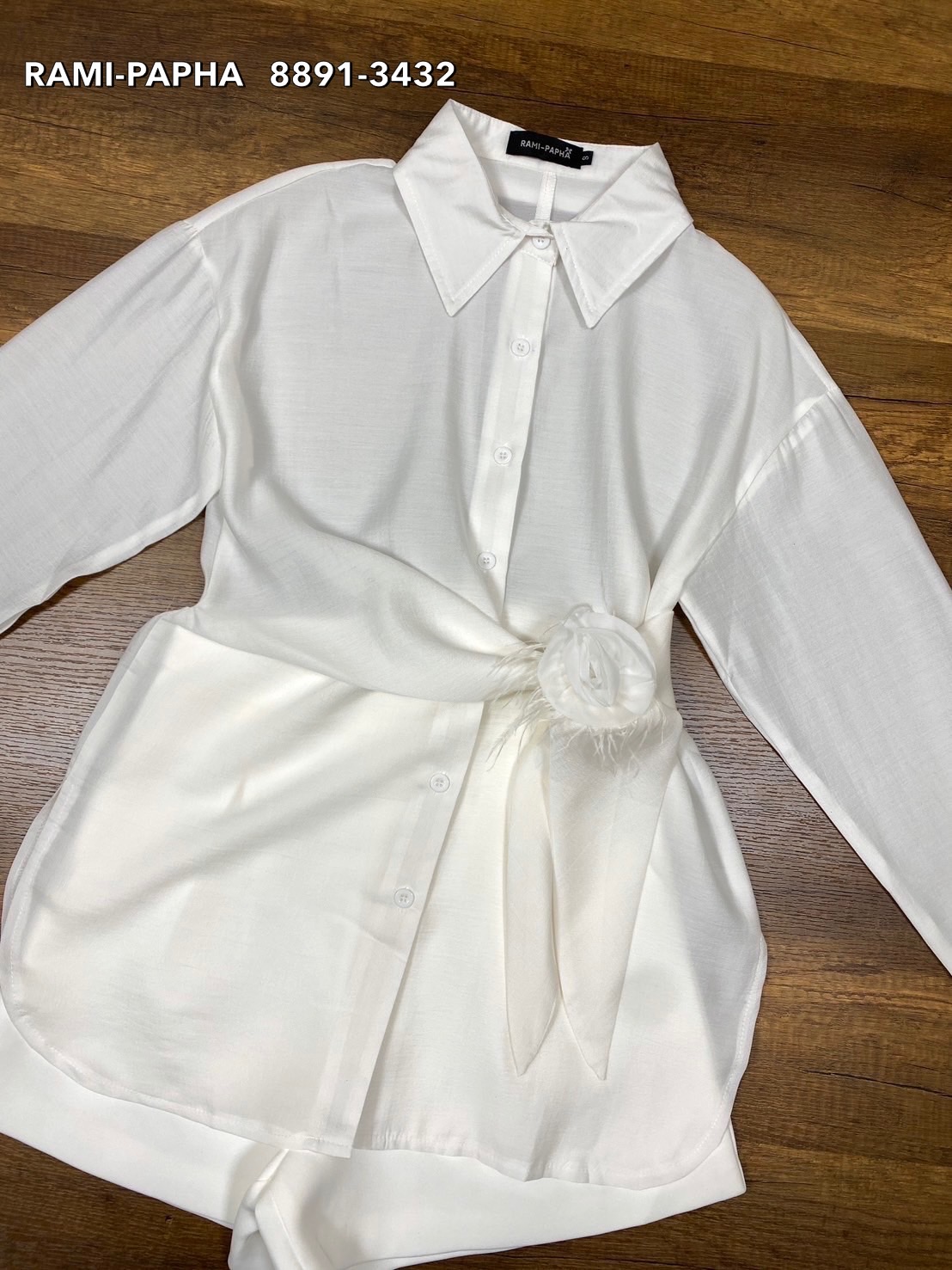 ชุดเซทแฟชั่น เสื้อเชิ้ตสีขาวเนื้อผ้าสวยอย่างดี++กางเกงขาสั้นสีขาว