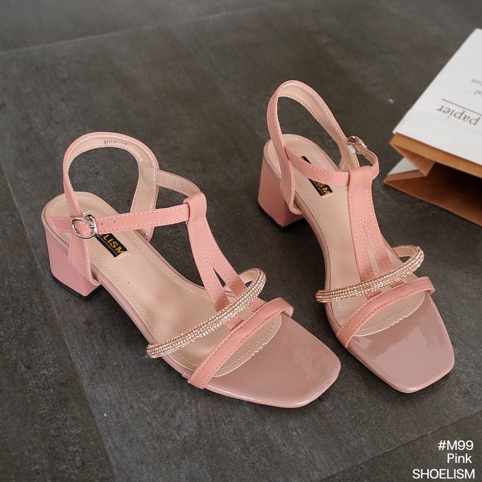 สวยขนาดนี้ ไม่มีจะไหวเหรอ? รองเท้าส้นสูง แต่งคริสตัลเพิ่มความเรียบหรู ใส่เดินสับแบบตัวแม่ สายสามารถปรับระดับได้ มีให้เลือก 3 สี สวยทุกสีเลยค่าา!