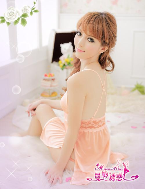 ชุดนอน สายเดี่ยว ชุดนอนเซ็กซี่สายเดี่ยว แต่งลูกไม้ช่วงต่อกลางอก ผ้าซาติน และG-string สีApricot โอรสอ่อน เข้าชุด ดูหรูหรา ไฮโซ สไตล์คุณหนูมากๆคะ