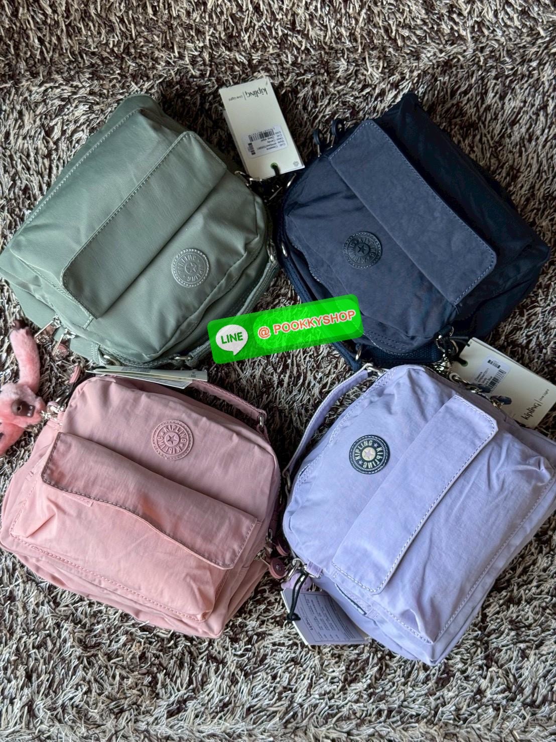 Kipling Candy 3 Ways กระเป๋าสไตล์มินิมอลล์ น้ำหนักเบาทำหลายสไตล์ ทั้งในแบบถือ สะพายพาดลำตัว หรือจะเป็นเป้ขนาดเล็กก็ได้ มีช่องซิปจัดระเบียบสิ่งของหลายช่อง ใส่สิ่งของจำเป็นได้ครบครัน