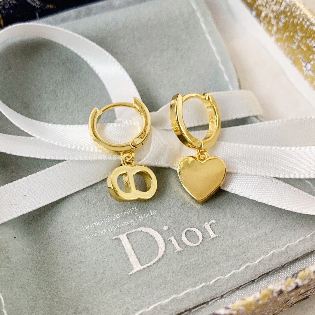 Super Hi-End Quality !!!! ((งาน 1:1 เหมือนในช็อปมากที่สุดในท้องตลาด)) Christian Dior Earring ต่างหูดิอองาน 1:1 เหมือนของแท้เป๊ะๆค่ะ รับรองงานสวยมากกกกก ดูหรู ดูผู้ดีสุดๆ งานดี เพชรคุณภาพดีมากๆมากๆคะรับประกันความพอใจเลยค่ะ ตัวเรือนสีทองเงา งาน laser stamp