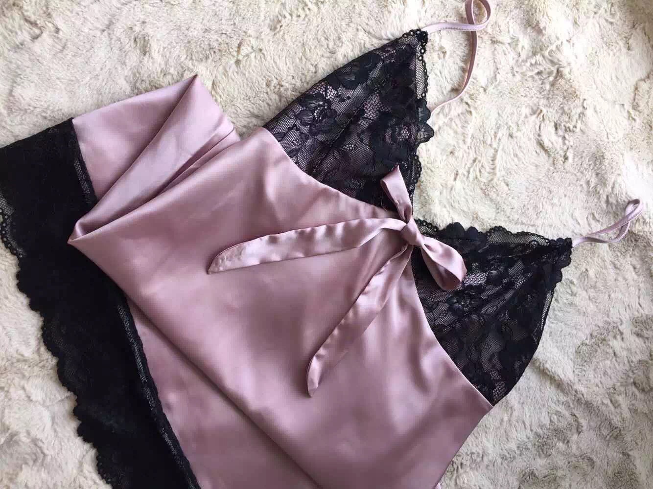 ชุดนอนผ้าไหม ชุดนอนสายเดี่ยว ผ้าไหมสีแชมเปญ แต่งลูกไม้ดำขอบชุด และชาย ..เกรดหรู สวย เซ็กซี่แนวคุณหนูไฮโซ มากๆคะ