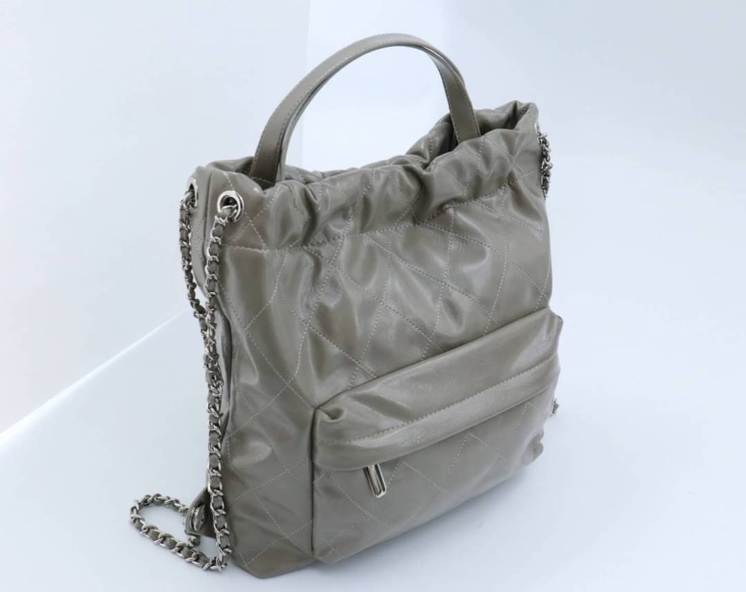 New!! 💥 กระเป๋าสวยชิค สามารถถือได้ สะพายเป็นเป้ได้ งานสวยเนี๊ยบ วัสดุสวยหนา หนังอย่างดี