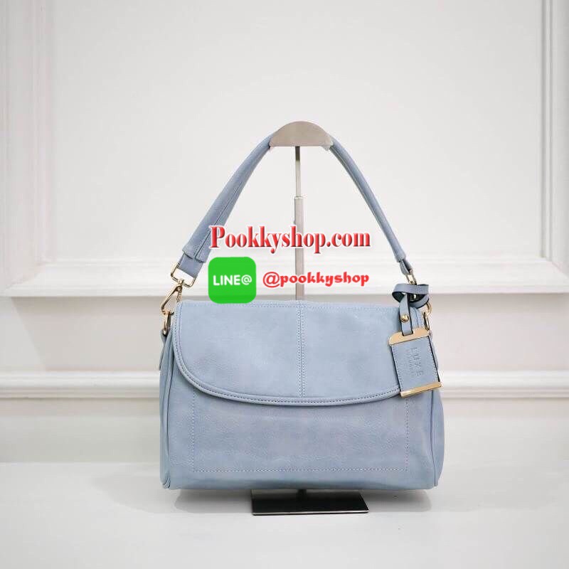 New arrival Lady city bag กระเป๋ายอดขายถล่มทลายในประเทศสิงคโปร์ จาก Luxe วันนี้มีมาให้ช้อปกันแล้วค่ะ กระเป๋าจัดระเบียบอย่างแท้จริง ด้วยช่องที่มากถึง 9 ช่อง เห็นใบแค่นี้ แต่คุณจะปลื้มรุ่นนี้อย่างไม่น่าเชื่อ มาดูกันค่ะ ว่ารุ่น Regular 2 way city bag จะช่วยใ