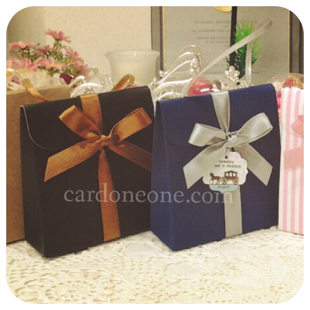 ของชำร่วยชาอัญชันในกล่องกระเป๋าหิ้ว