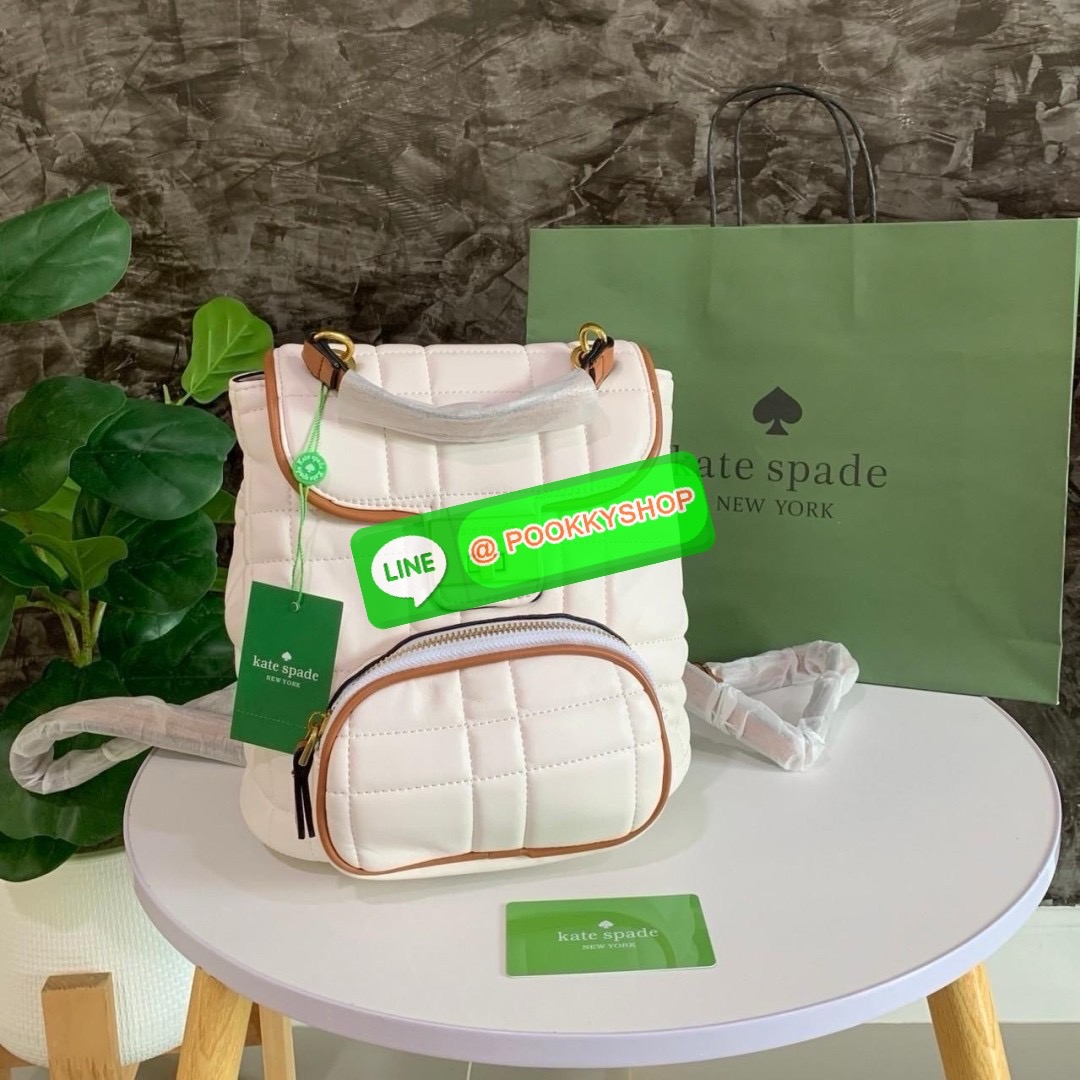KATE SPADE NEW YORK Evelyn Small Quilted Leather Backpack กระเป๋าเป้สะพายหลังไซต์เล็กสุดคิ้ว หนังนิ่มสุดๆเย็บลวดลายตารางทั้งใบ ด้านหน้าตกแต่งต้วยชื่อแบรนด์ มีช่องเล็ก 1 ช่อง เปิด-ปิดกระเป๋าด้วยตัวล็อค ด้านในตัวกระเป๋าโล่งกว้าง จุของได้เยอะ และมีช่องซิปใส่
