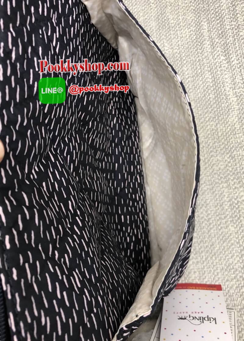 New In!!! Kipling Women's Crossbody Bag//k11273// >>Kipling factory OEM<< >>พร้อมส่งอีกครั้งที่ไทย รุ่นหายากค่ะ!!! กระเป๋าสะพายแบบ ครอสบอดี้ร์ วัสดุไนล่อนอย่างดี กันน้ำระดับนึงสวมนวมอย่างดี จับแล้วรู้สึกนุ่มมือค่ะ >>รุ่นนี้จุข