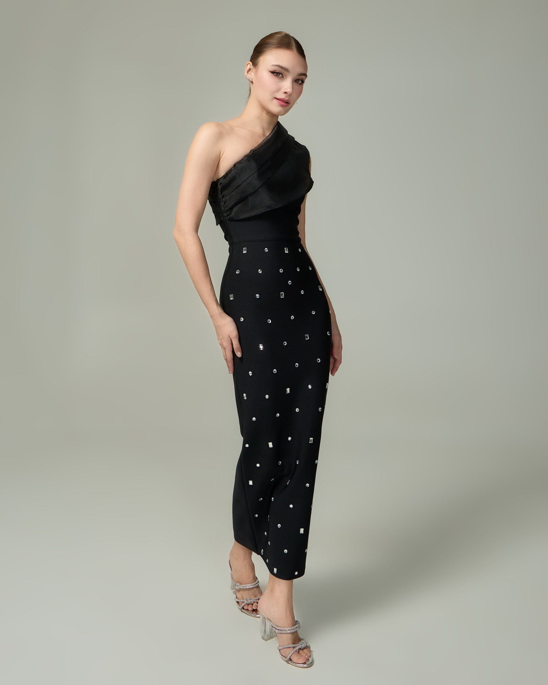 เดรสแฟชั่น เดรสเสื้อไหล่เดียว กระโปรงยาวทรงเข้ารูป