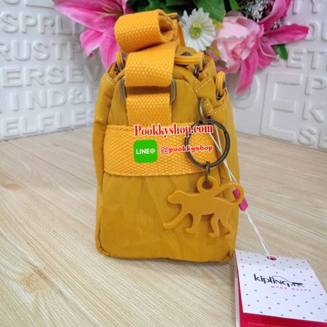 KIPLING Mini Crossbodybag กระเป๋าสะพายข้างขนาดกะทัดรัด ผลิตจากวัสดุ Nylon+ Polyester100% มีช่องใช้งานแยกย่อยมากถึง 4 ช่อง -ด้านหน้ามีช่องซิป 2 ช่อง -ช่องหลักโล่ง กว้าง จุของใช้ได้เยอะ -ด้านหลังมีช่องซิปอีก 1 ช่อง มาพร้อมพวงกุญเเจลิง สายสะพายยาวสามารถปรับไ