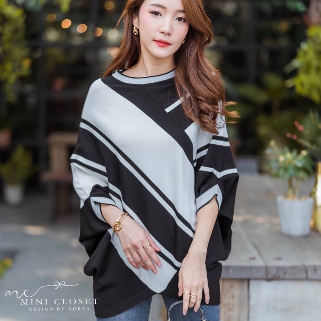 🍃Glister Knitted Tops🍃 ใส่ได้ตลอดมากแม่ กับเสื้อไหมพรมเนื้อผ้าทอสลับสี ความยาวดี ปิดก้นพลางให้ดูผอม แขนสามส่วน ผ้าเค้ามีประกายวิ้งวับ สบายผิวไม่คัน ดีไซน์เก๋ค่าา ดีแบบนี้ไม่พลาดนะจ๊ะ