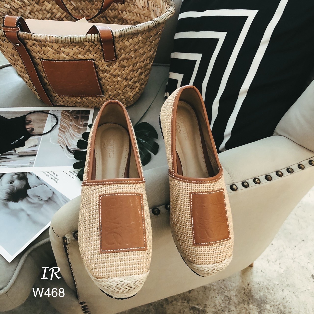 รีพีทแบบขายดี!!! พร้อมส่ง ปีนี้ ใครไม่รู้จัก Loewe คือพลาดมาก แบรนด์ดังจากเยอรมัน สวยมาก แกรนมาก น่ารักมาก ตอนนี้ งานสาน กระสอบคือปังมากคะ ปีนี้