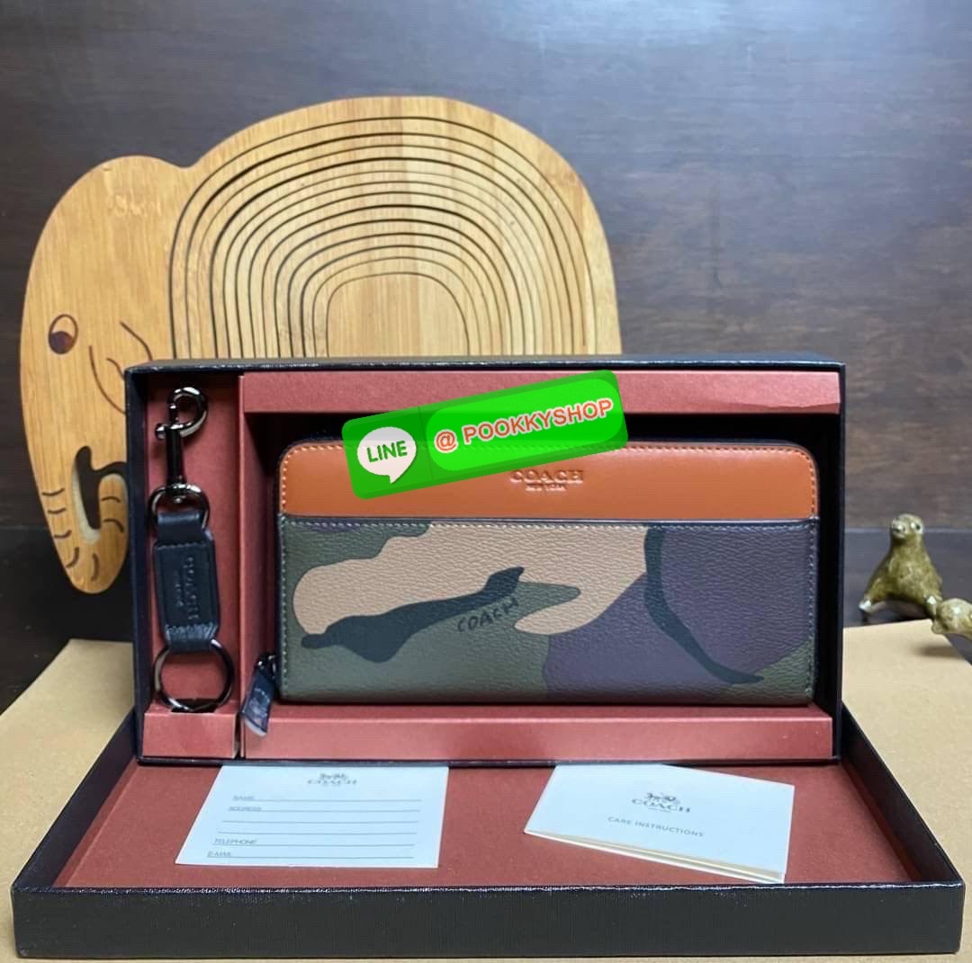 COACH ACCORDION ZIP WALLET IN SIGNATURE CANVAS กระเป๋าสตางค์ใบยาว ซิปรอบ ใช้งานง่าย ด้วยฟังชั่น ด้านใน ใส่บัตรได้จุใจ มีช่องซิปใส่เหรียญตรงกลาง โดนใจหลายๆคนไปเรียบร้อยและคลาสสิค เรียบหรูดูแพงตลอดกาล ยกให้รุ่นนี้เลย