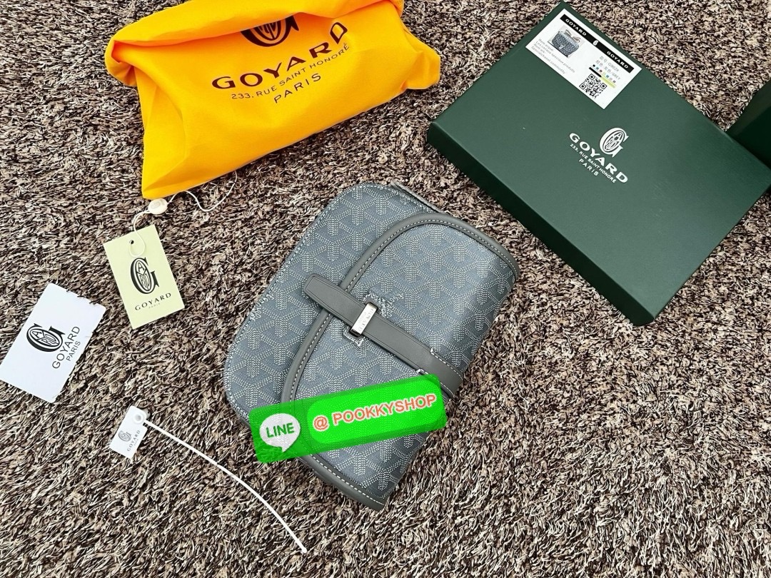 NEW NEW NEW จะเลิกฮิตกันกี่โมงค่าสำหรับรุ่นนี้ GOYARD BELVEDERE PM พร้อมส่ง! ได้ราคาดีมา จำนวนจำกัดค่ะ! 💌กระเป๋าสะพายข้างหรือครอสบอดี้ร์ หนังแท้สวย หนังมีความนิ่มในตัว น้ำหนักเบา ตอบโจทย์ได้ดีในทุกๆวันค่ะ 💌เปิด-ปิดกระเป๋า แบบตัวสอดด้านหน้า