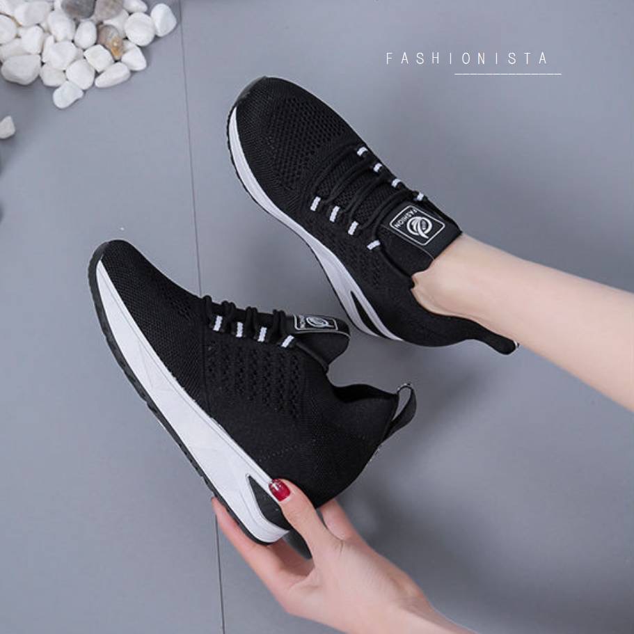 NEW ITEM แฟชั่นเสริมส้นมาแรง!! รองเท้าสลิปออนเสริมพื้น 5c.m. แต่งเชือกผูก ทรงสโลป วัสดุเนื้อผ้ายืดกระชับเท้า เนื้อหนาคุณภาพดี ขอบยางยืดเพิ่มความยืดหยุ่นในการสวมใส่ ใส่แล้วดูขาเรียวยาวสุดๆไปเลย ตัวพื้นรองเท้าเป็นยางพารากันลื่นได้ดีจ้า งานสวยเก๋น่ารักเรียบเ