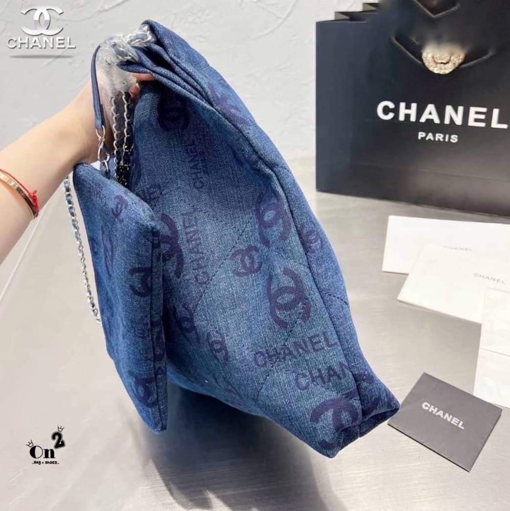 CHANEL Bag งาน Mirror.ผ้ายีนส์สวยมาก อะไหล่ทอง มาพร้อมใบลูก คอลนี้เซเลปต้องมีนะค่ะ ใช้งานง่ายได้ทุกลุค ปังสุด สวยเลยค่า